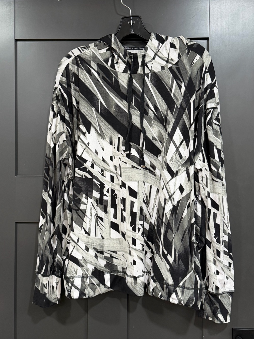 Jones New York Black & White Abstract Lightweight hoodie